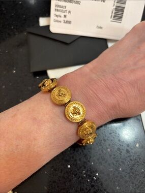 NWOT Versace Gold Medusa Link Bracelet